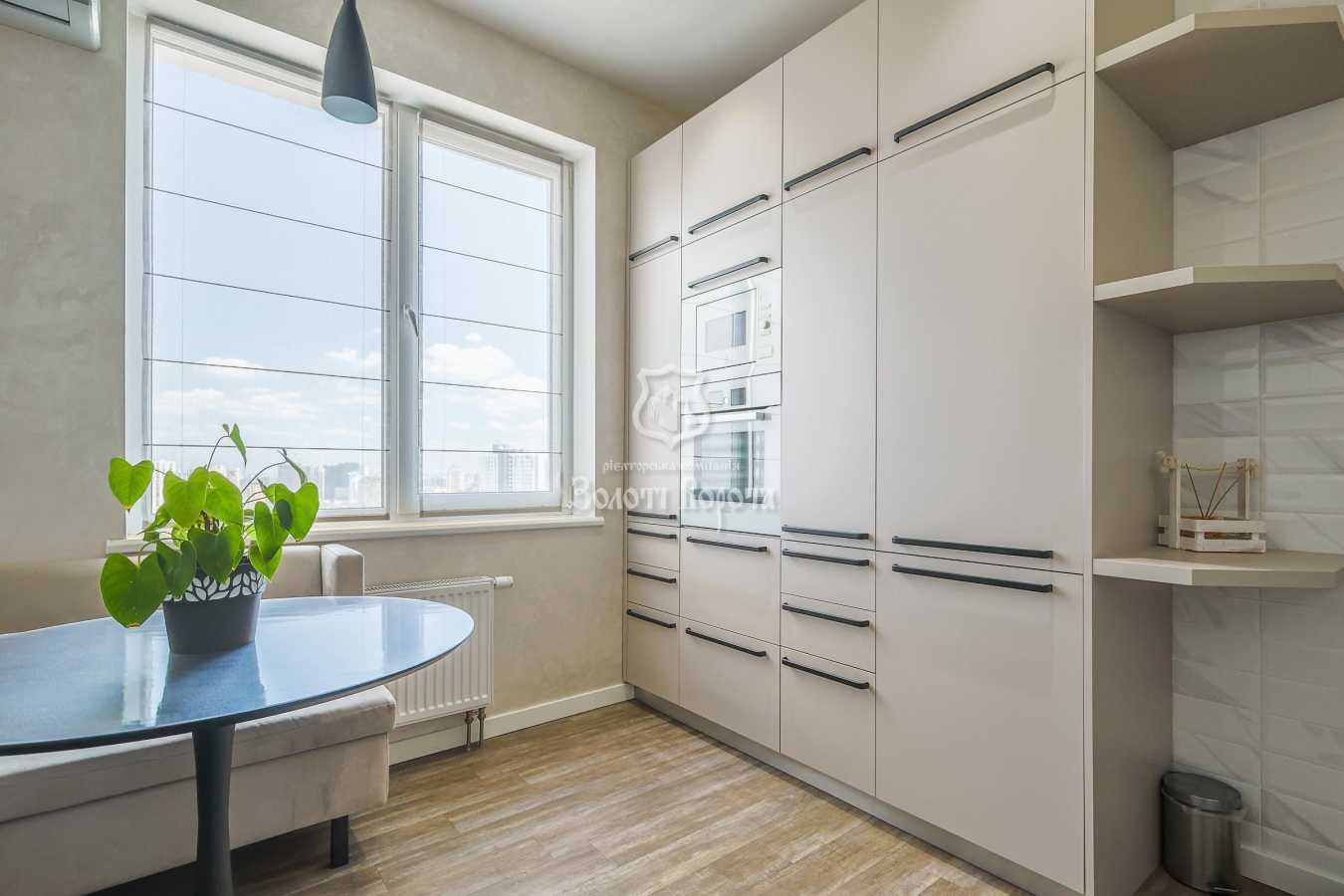 Продажа 2-комнатной квартиры 80.1 м², Кирилло-Мефодиевская ул., 2
