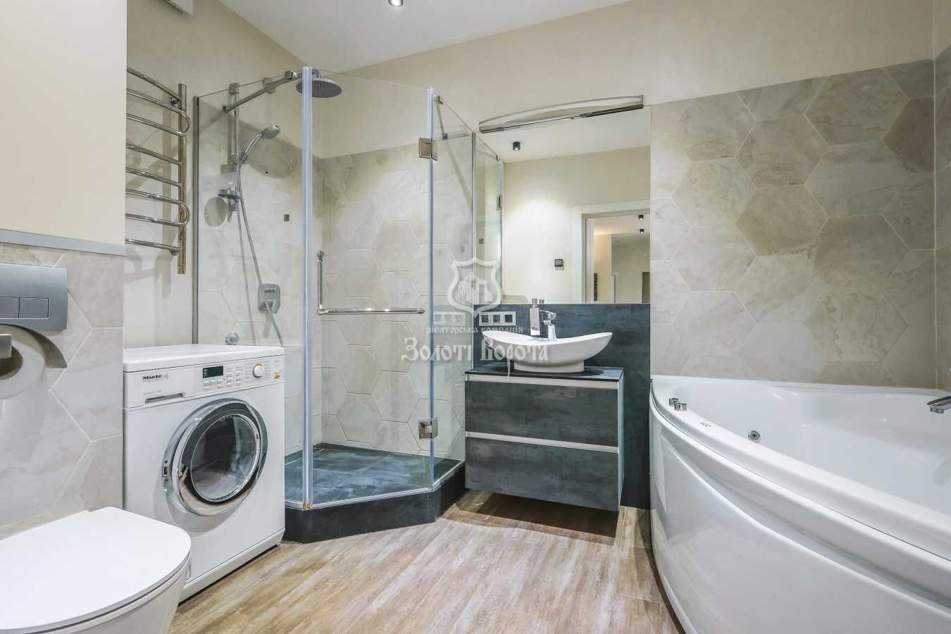 Продажа 2-комнатной квартиры 80.1 м², Кирилло-Мефодиевская ул., 2