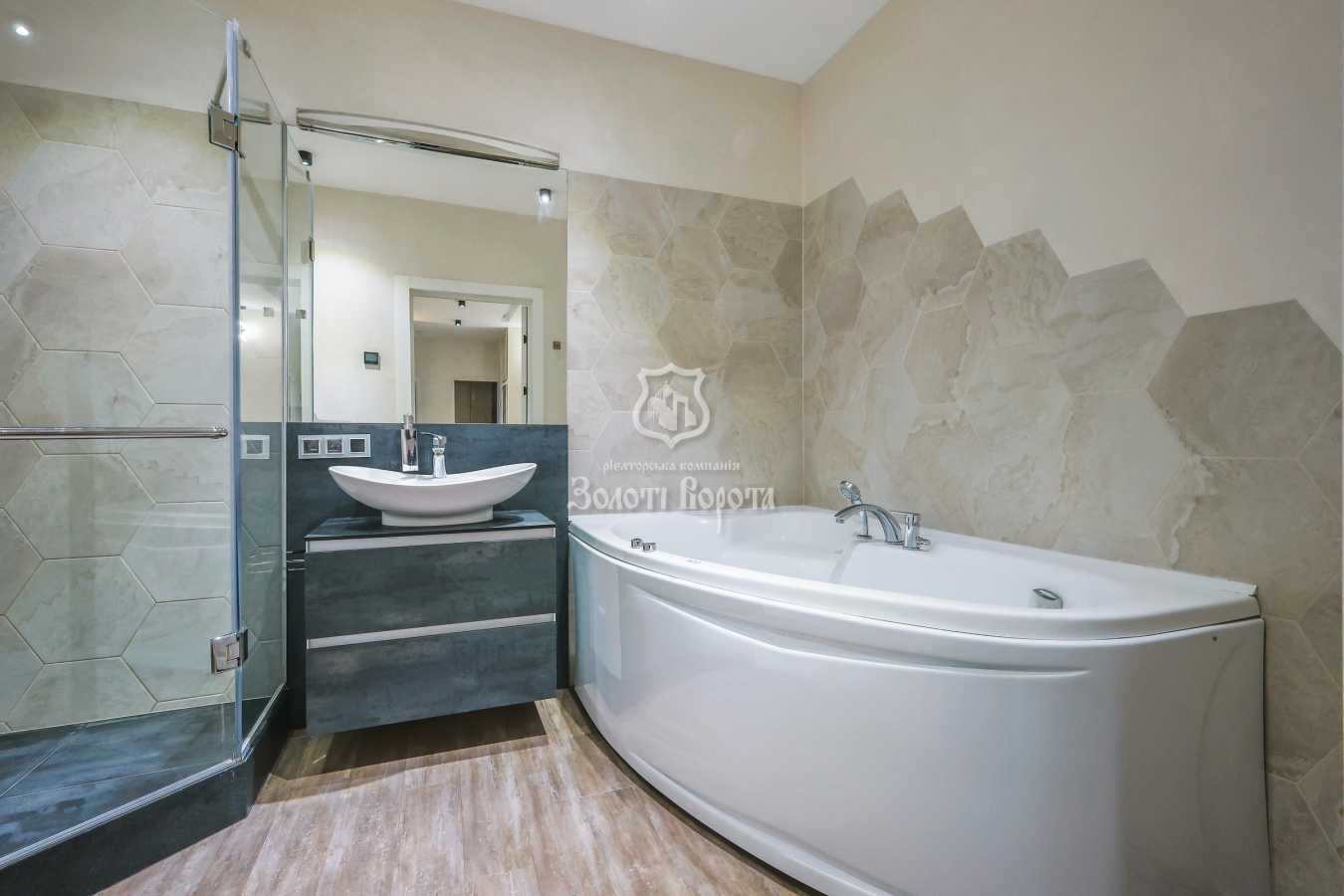 Продажа 2-комнатной квартиры 80.1 м², Кирилло-Мефодиевская ул., 2