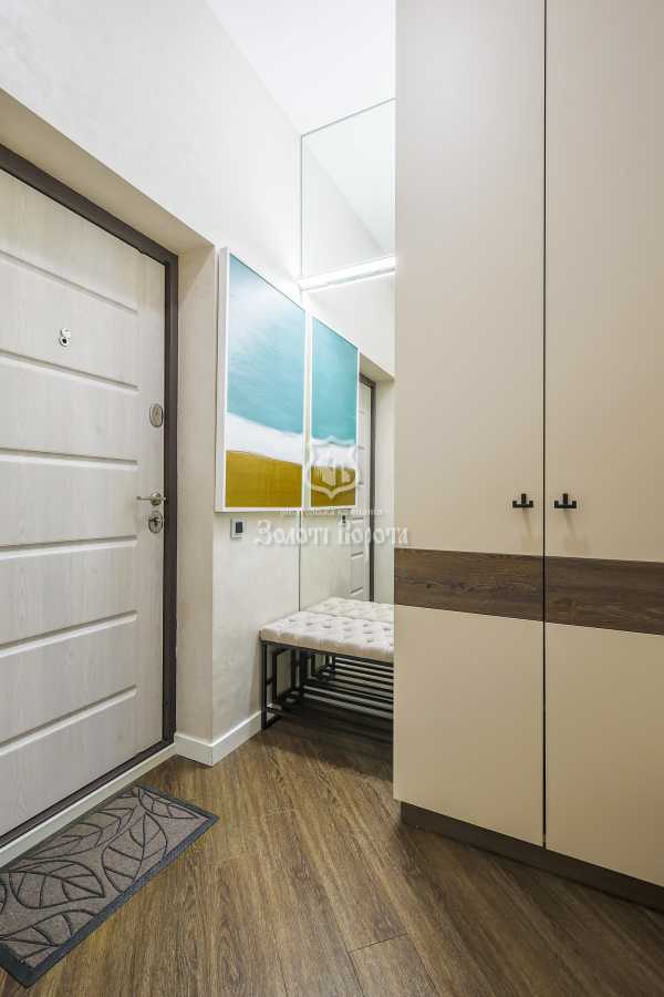 Продажа 2-комнатной квартиры 80.1 м², Кирилло-Мефодиевская ул., 2