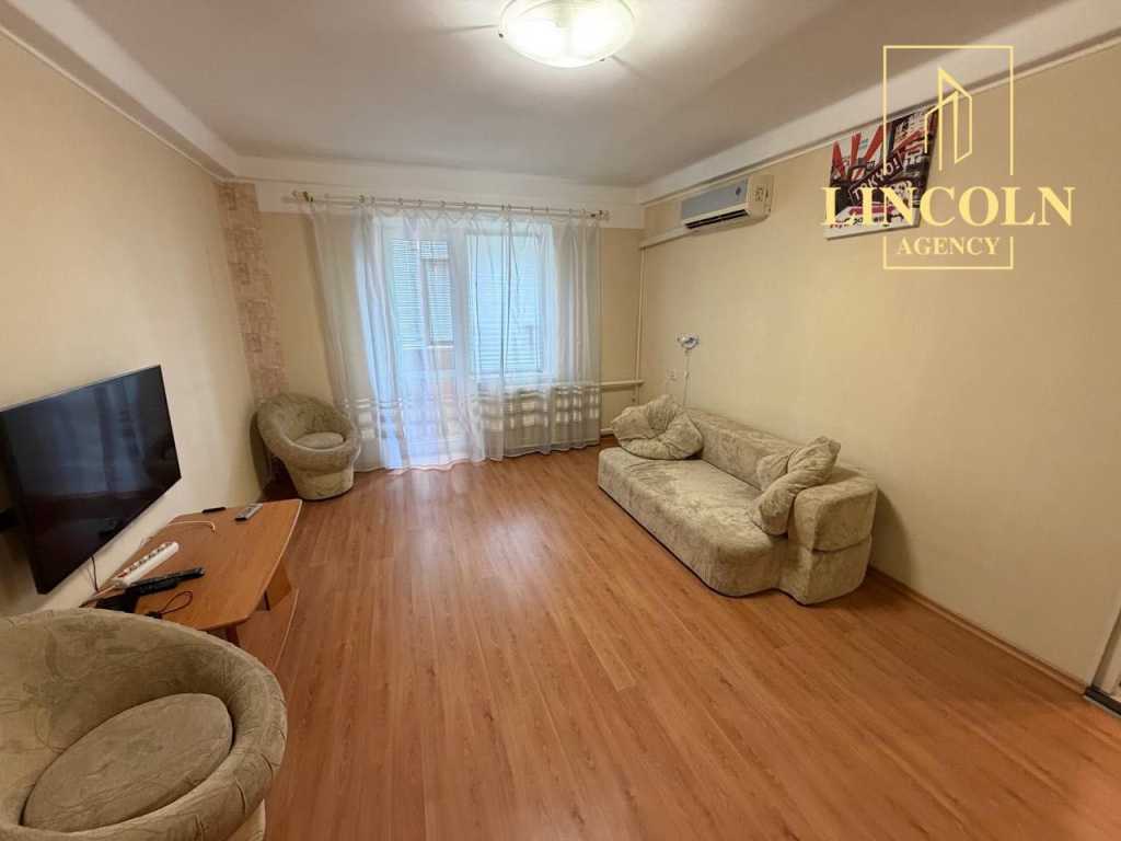 Продаж 2-кімнатної квартири 49 м², Автозаводська вул., 25