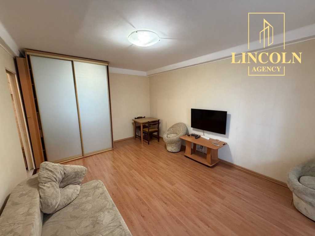 Продаж 2-кімнатної квартири 49 м², Автозаводська вул., 25
