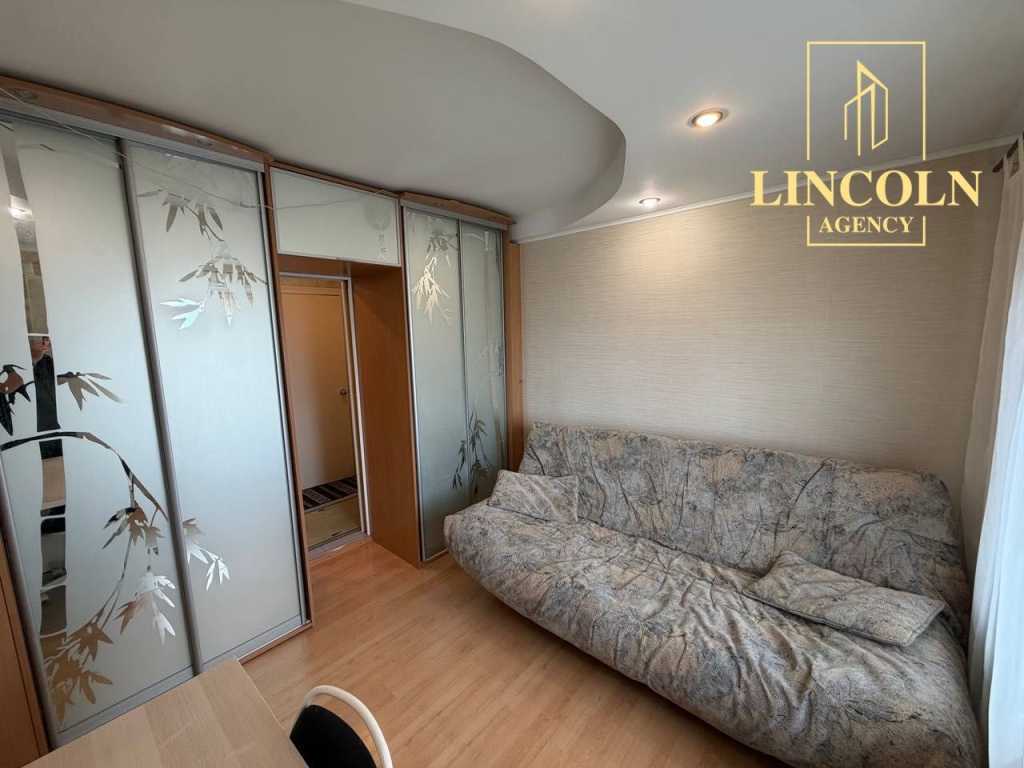 Продаж 2-кімнатної квартири 49 м², Автозаводська вул., 25