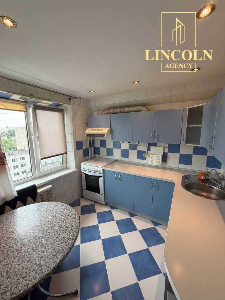 Продаж 2-кімнатної квартири 49 м², Автозаводська вул., 25