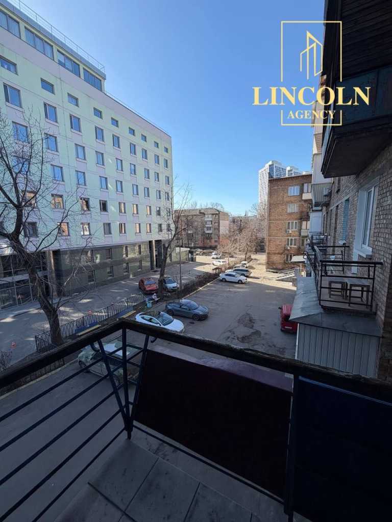 Продаж 3-кімнатної квартири 62 м², Берестейский, 5
