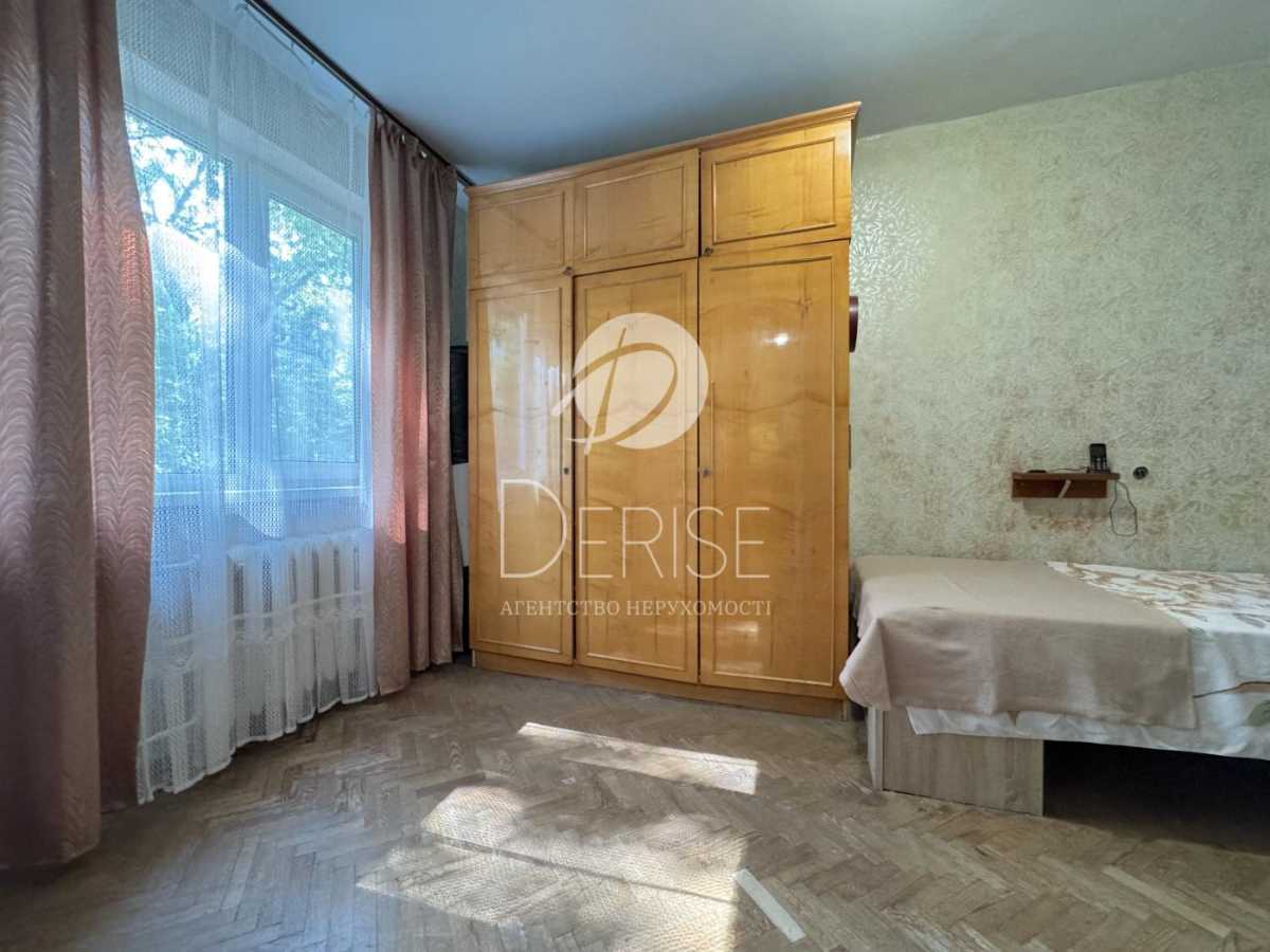 Продаж 2-кімнатної квартири 45 м², Миколи Василенка вул., 8