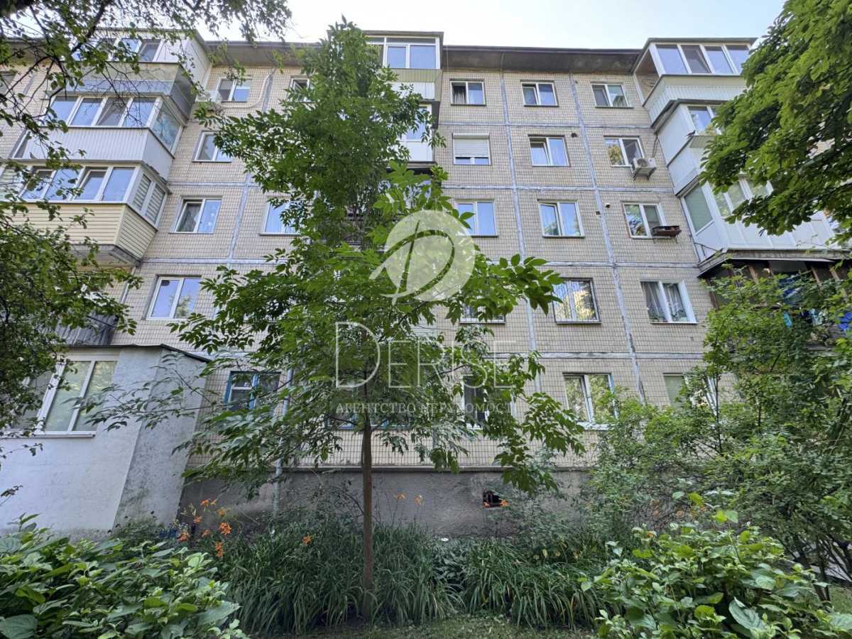 Продаж 2-кімнатної квартири 45 м², Миколи Василенка вул., 8