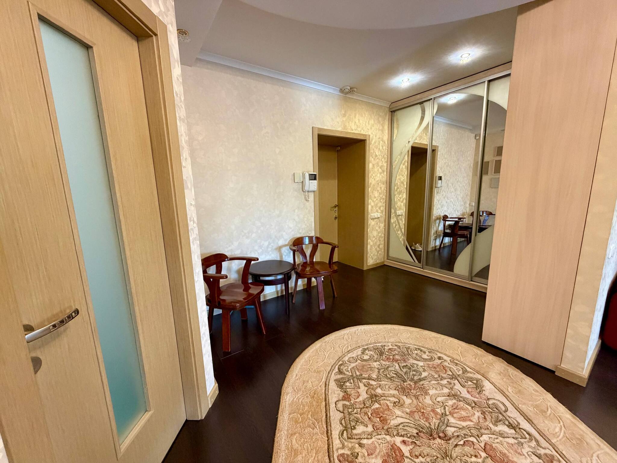 Аренда 3-комнатной квартиры 85 м², Космическая ул.