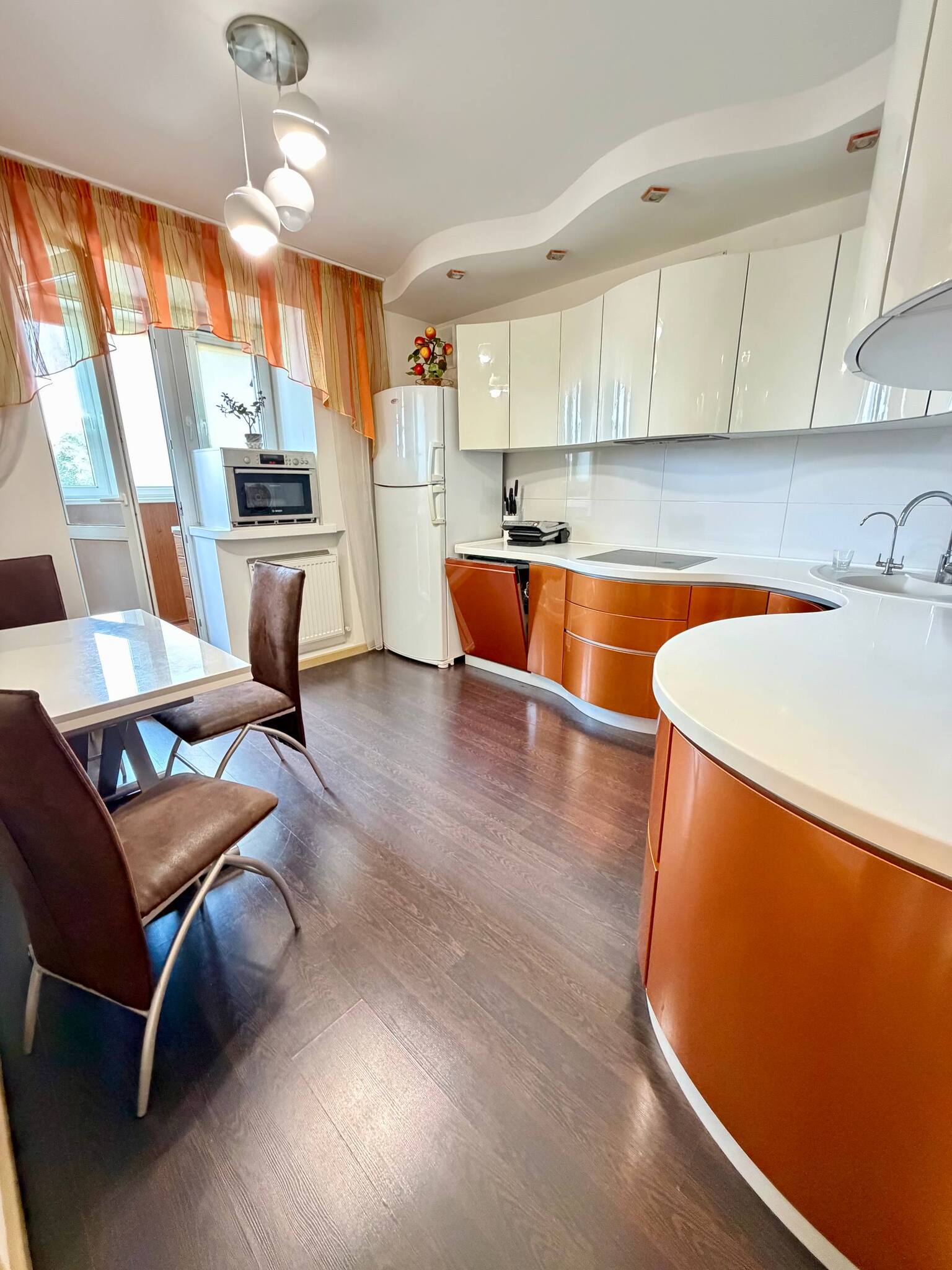 Аренда 3-комнатной квартиры 85 м², Космическая ул.