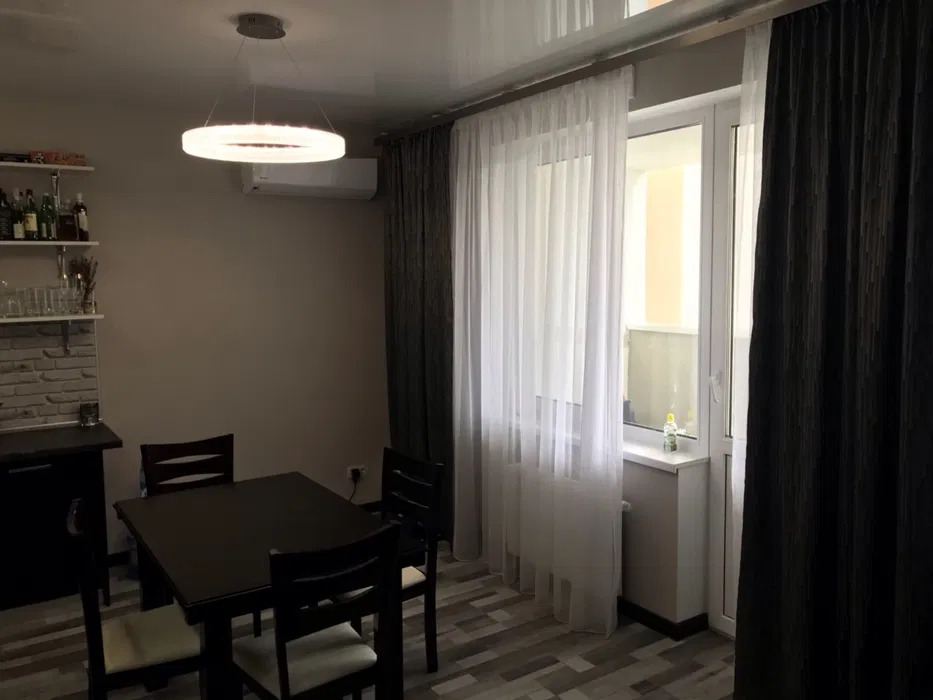 Оренда 3-кімнатної квартири 82 м², Сергія Данченка вул., 28