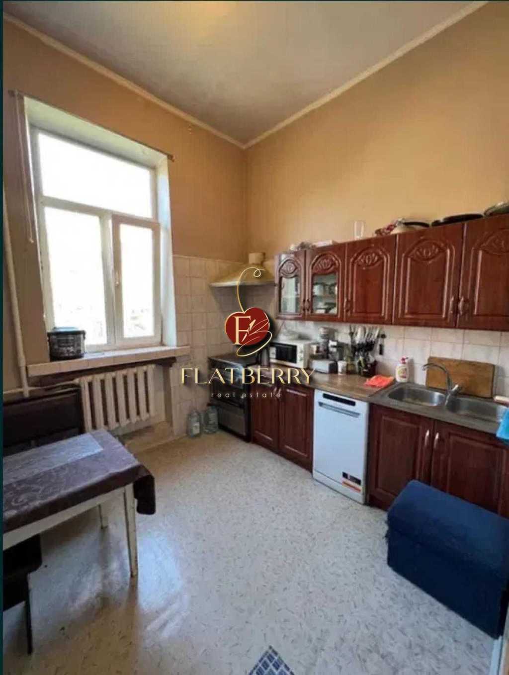 Продаж 2-кімнатної квартири 51.5 м², Богдана Хмельницького вул., 63