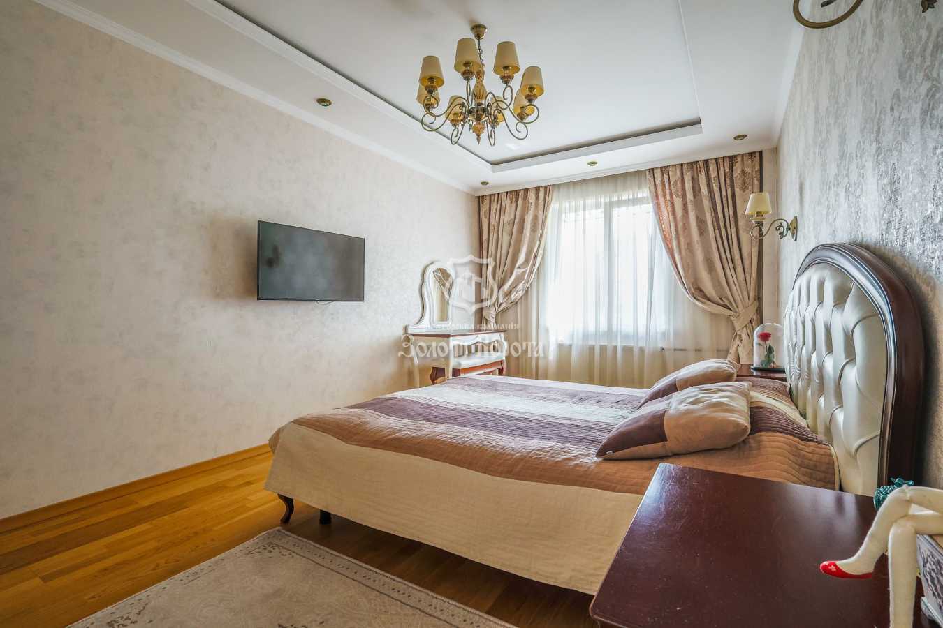 Продаж 3-кімнатної квартири 98.6 м², Святоюріївська, 22