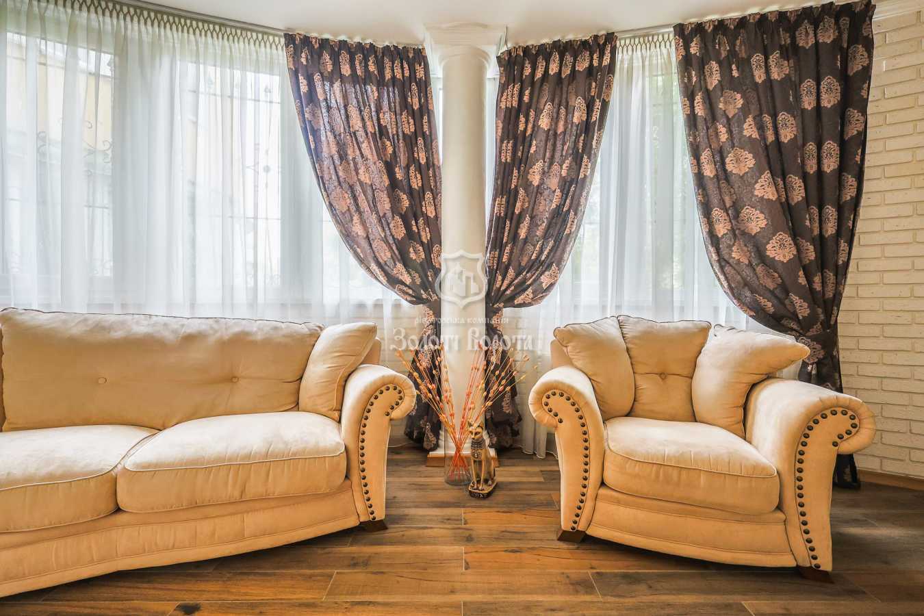 Продаж 3-кімнатної квартири 98.6 м², Святоюріївська, 22