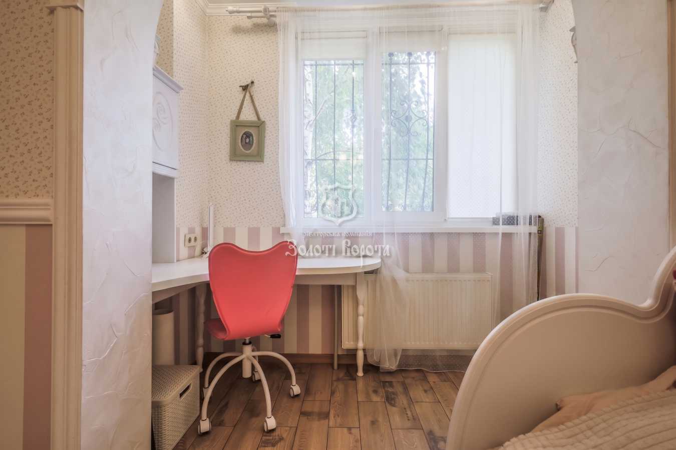 Продаж 3-кімнатної квартири 98.6 м², Святоюріївська, 22