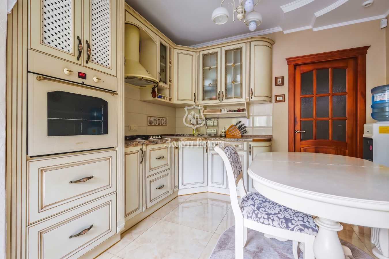 Продаж 3-кімнатної квартири 98.6 м², Святоюріївська, 22