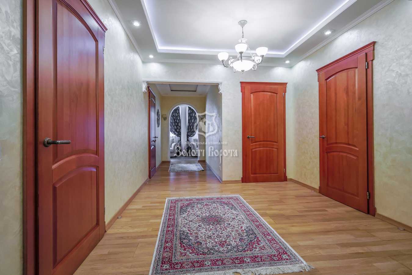 Продаж 3-кімнатної квартири 98.6 м², Святоюріївська, 22
