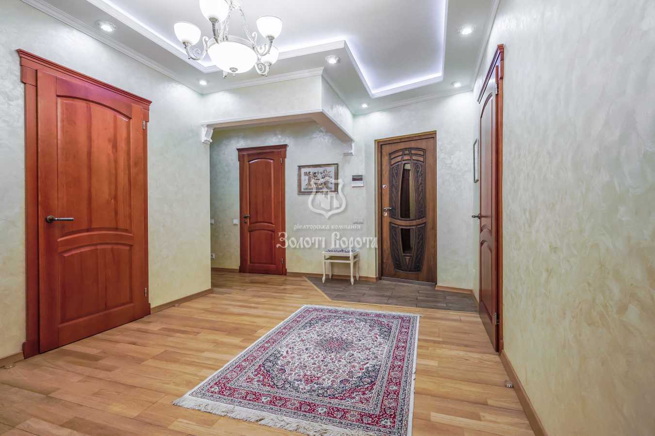 Продаж 3-кімнатної квартири 98.6 м², Святоюріївська, 22