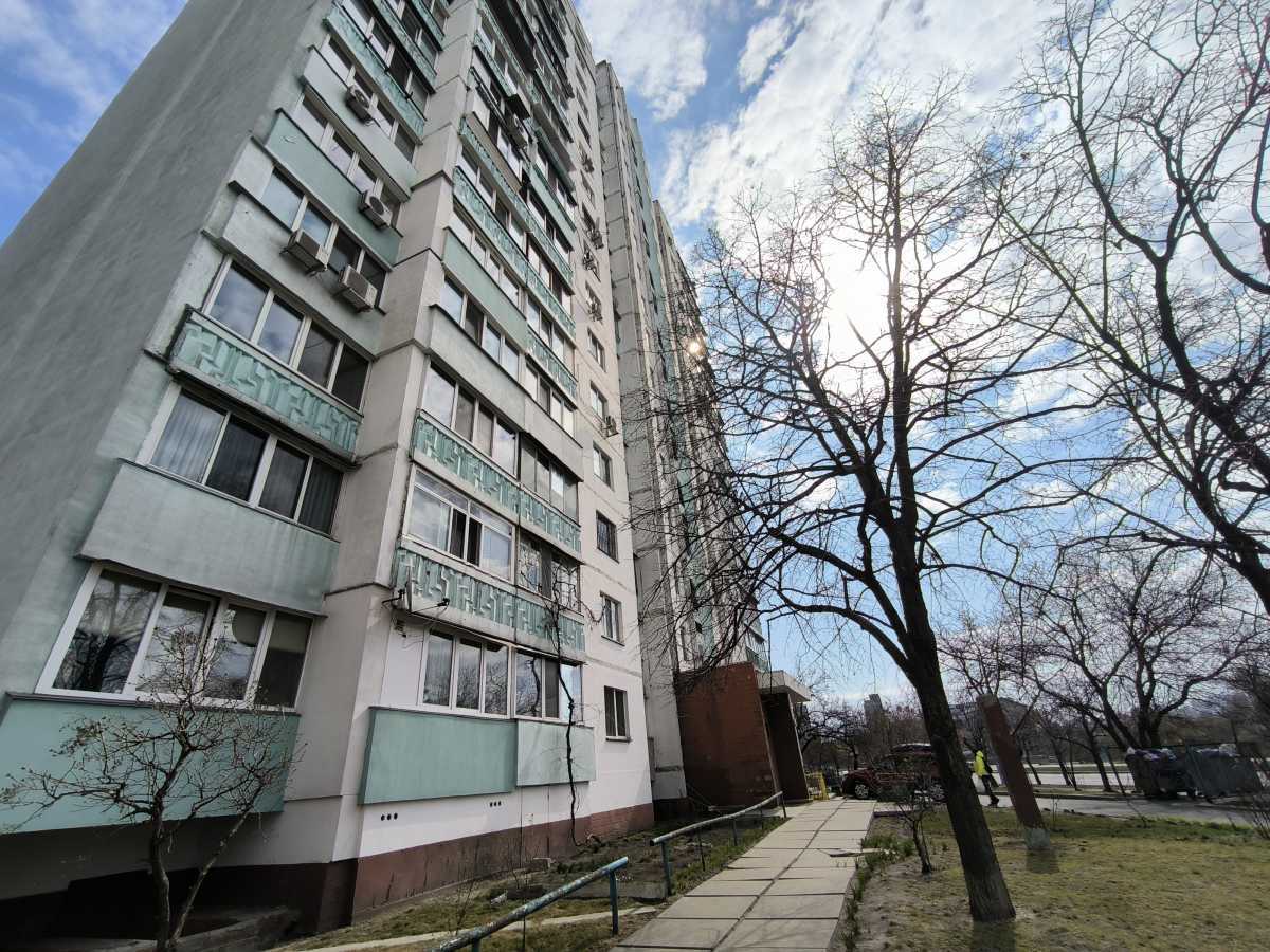 Продажа 2-комнатной квартиры 59 м², Радужная ул., 35