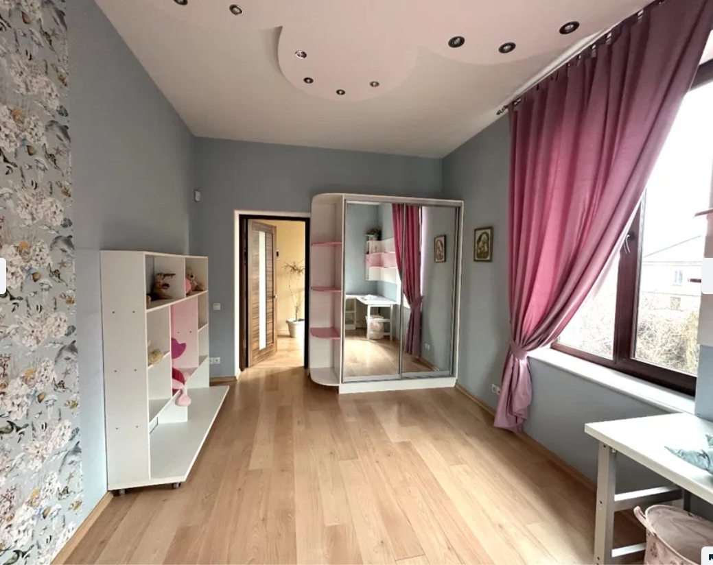 Аренда дома 230 м², Львовская ул.