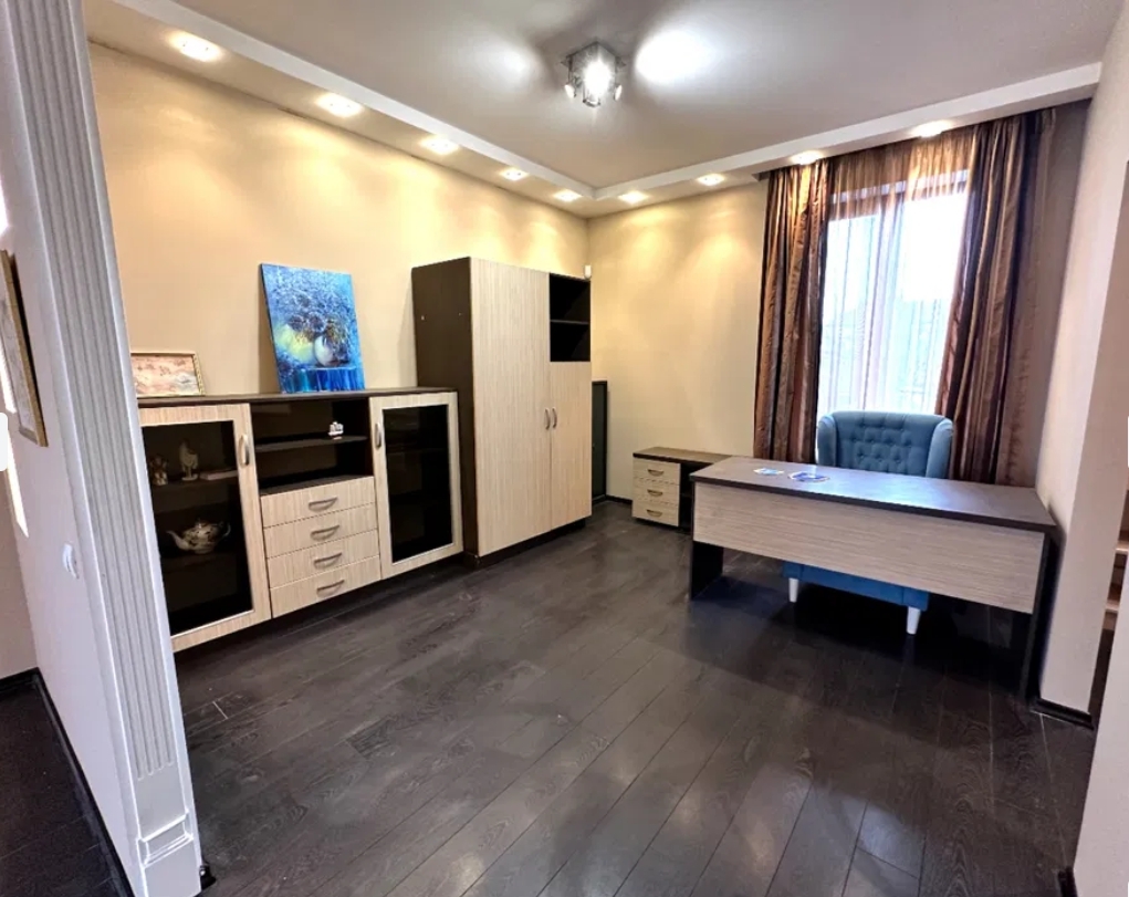 Аренда дома 230 м², Львовская ул.