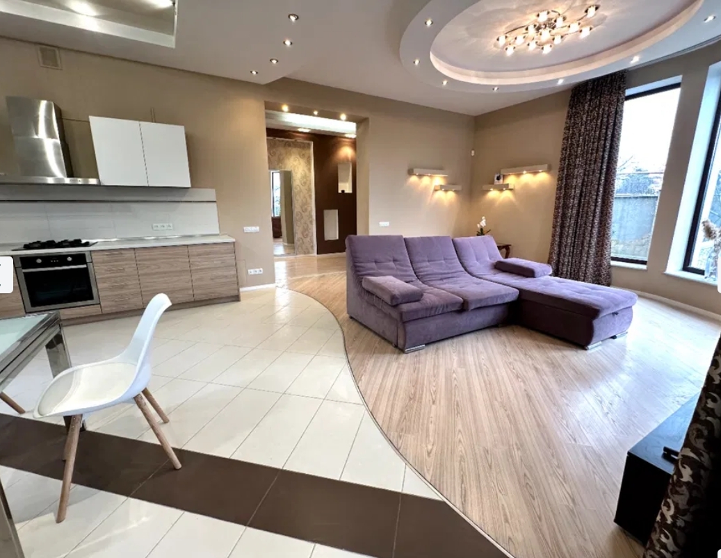 Аренда дома 230 м², Львовская ул.