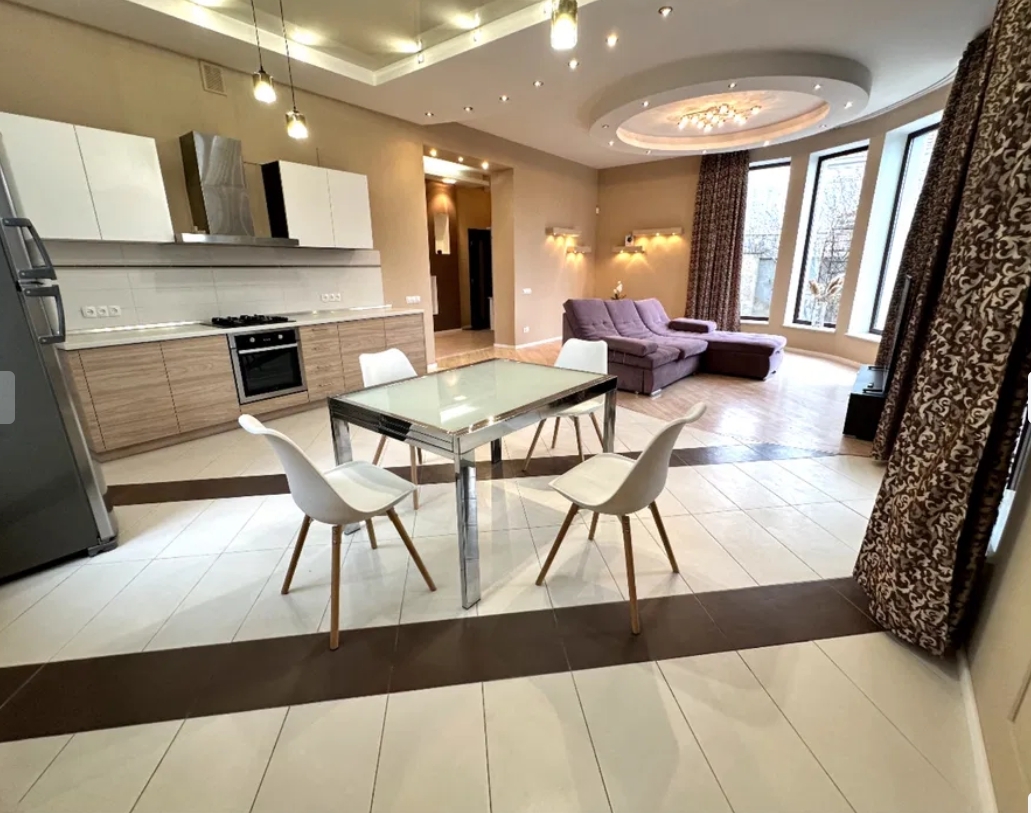 Аренда дома 230 м², Львовская ул.