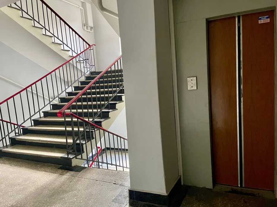 Продажа офиса 1074 м², Евгения Коновальца ул., 31