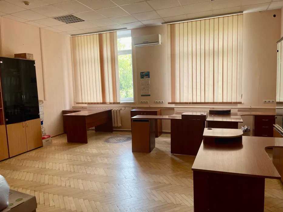 Продажа офиса 1074 м², Евгения Коновальца ул., 31