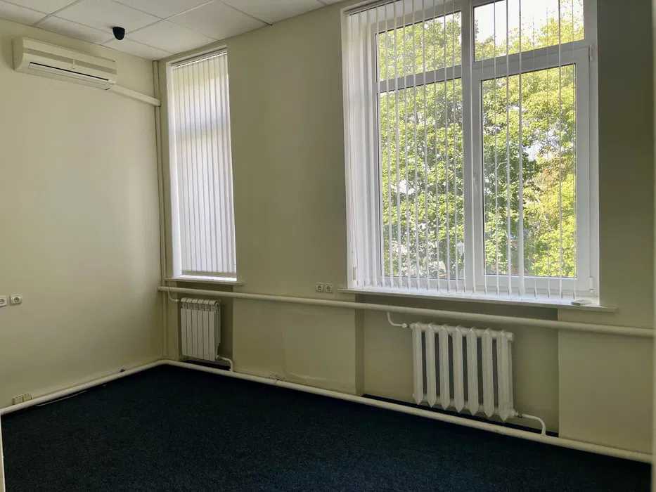 Продажа офиса 1074 м², Евгения Коновальца ул., 31