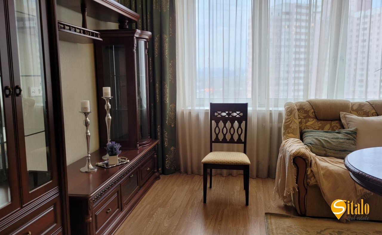 Продаж 4-кімнатної квартири 138 м², Олени Пчілки вул., 2