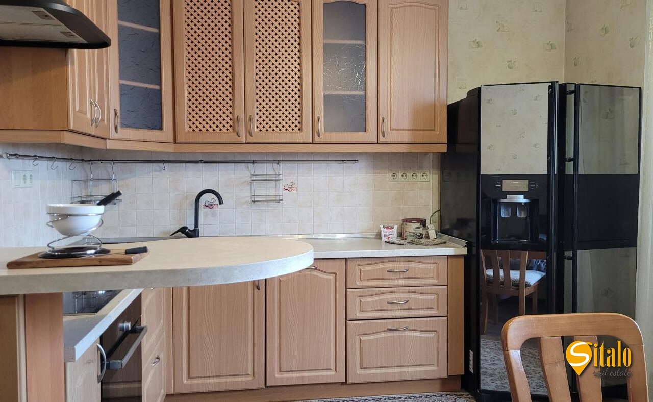 Продаж 4-кімнатної квартири 138 м², Олени Пчілки вул., 2