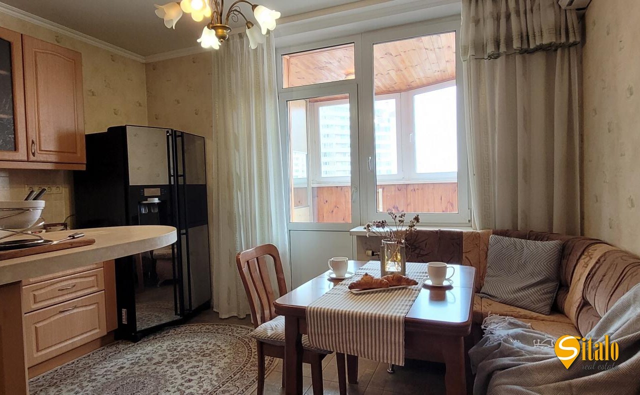 Продаж 4-кімнатної квартири 138 м², Олени Пчілки вул., 2