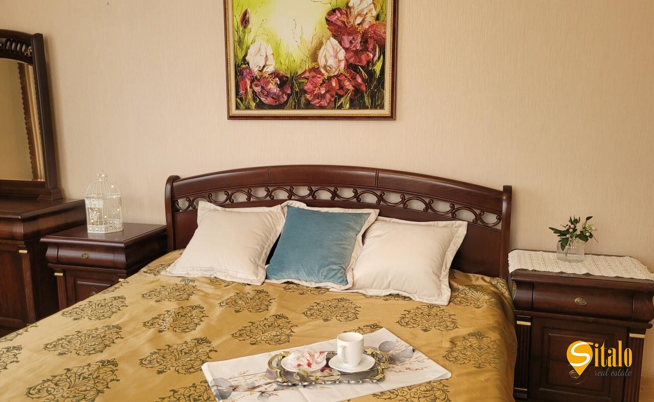 Продаж 4-кімнатної квартири 138 м², Олени Пчілки вул., 2
