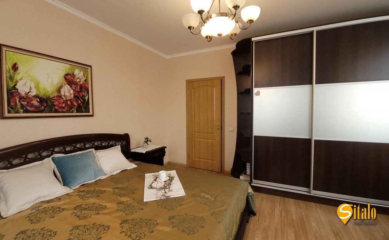 Продаж 4-кімнатної квартири 138 м², Олени Пчілки вул., 2