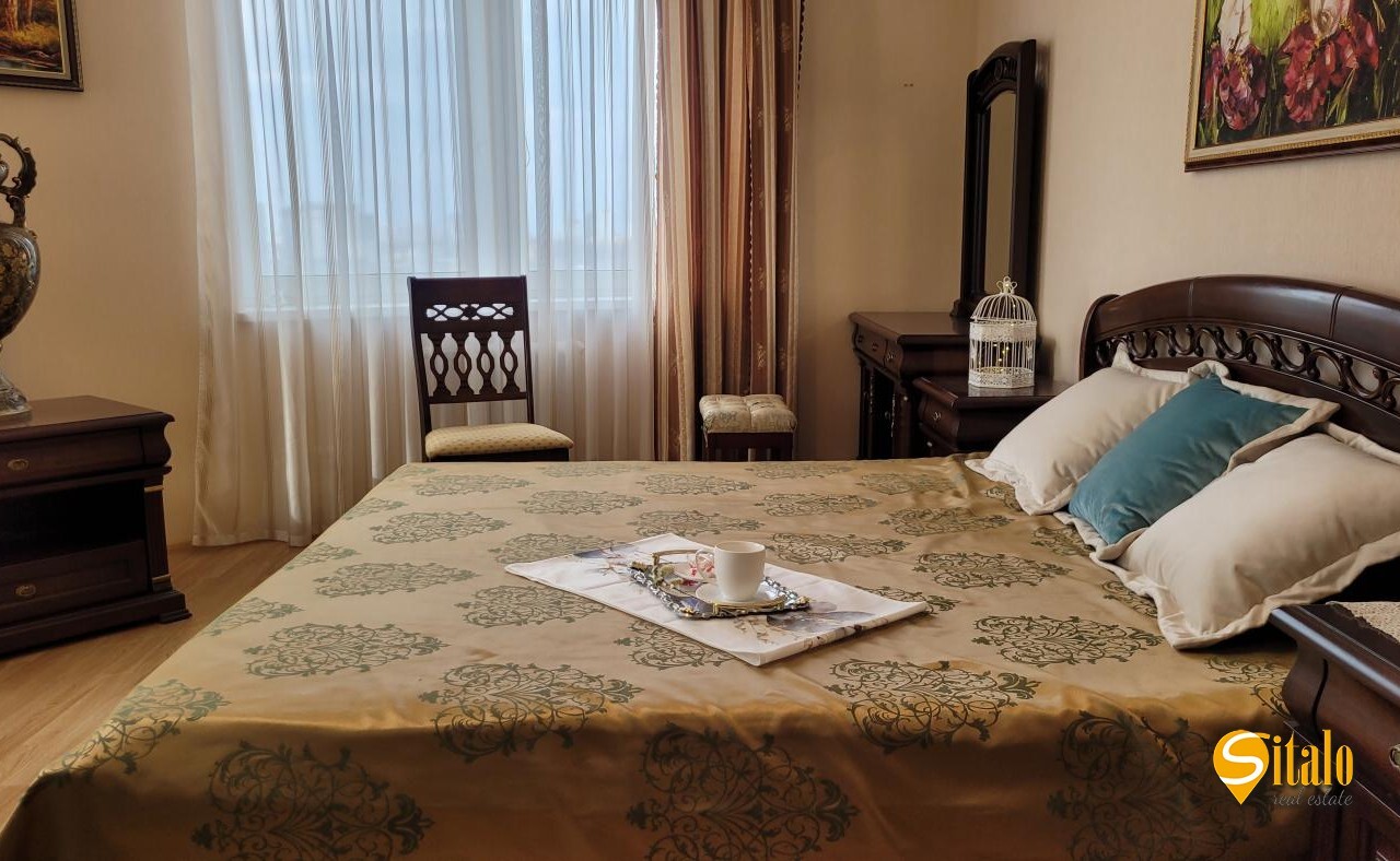 Продаж 4-кімнатної квартири 138 м², Олени Пчілки вул., 2