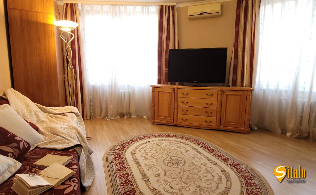 Продаж 4-кімнатної квартири 138 м², Олени Пчілки вул., 2