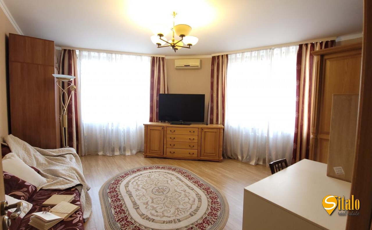Продаж 4-кімнатної квартири 138 м², Олени Пчілки вул., 2