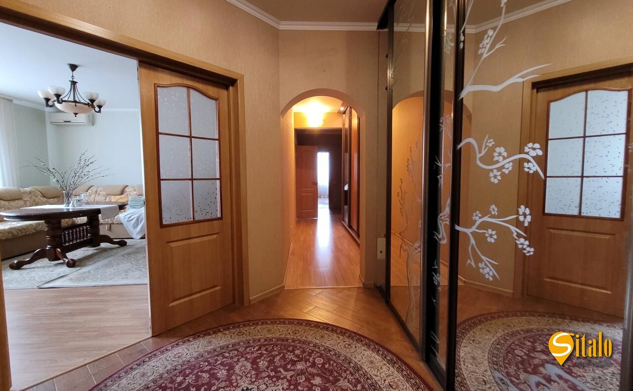 Продаж 4-кімнатної квартири 138 м², Олени Пчілки вул., 2