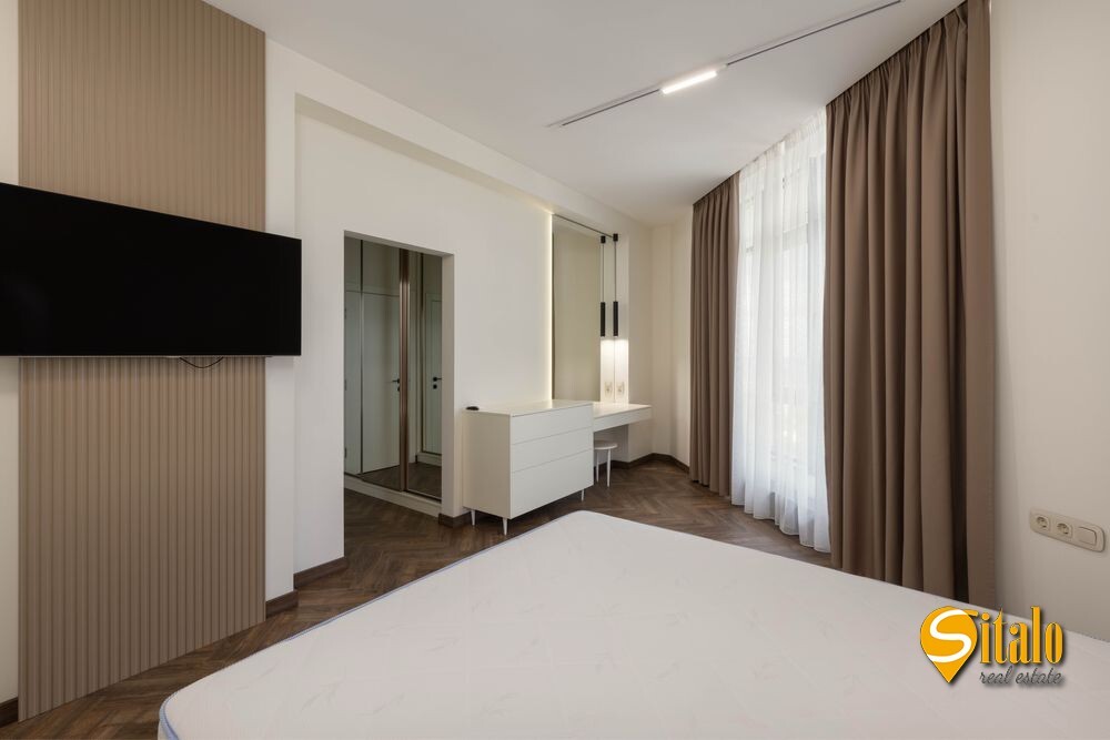 Оренда 4-кімнатної квартири 210 м², Болсуновська вул., 2