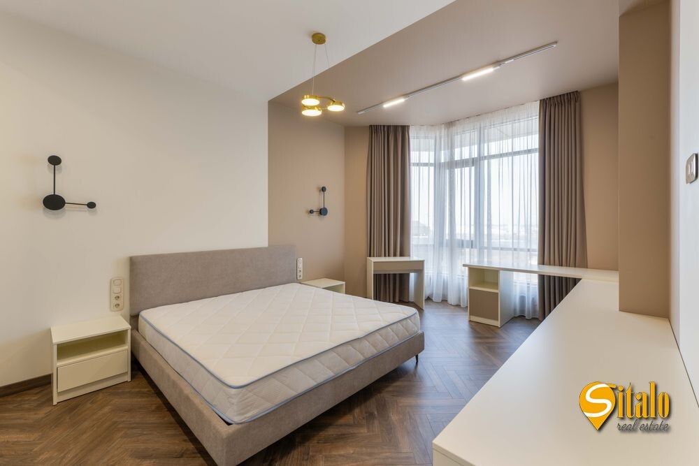Оренда 4-кімнатної квартири 210 м², Болсуновська вул., 2