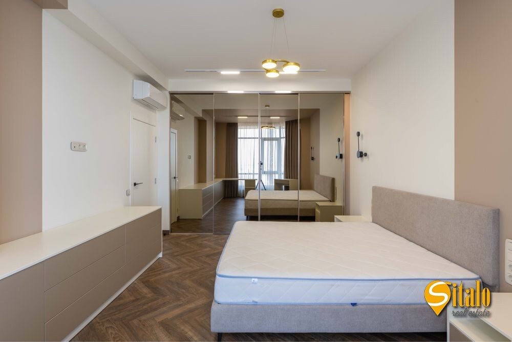 Оренда 4-кімнатної квартири 210 м², Болсуновська вул., 2