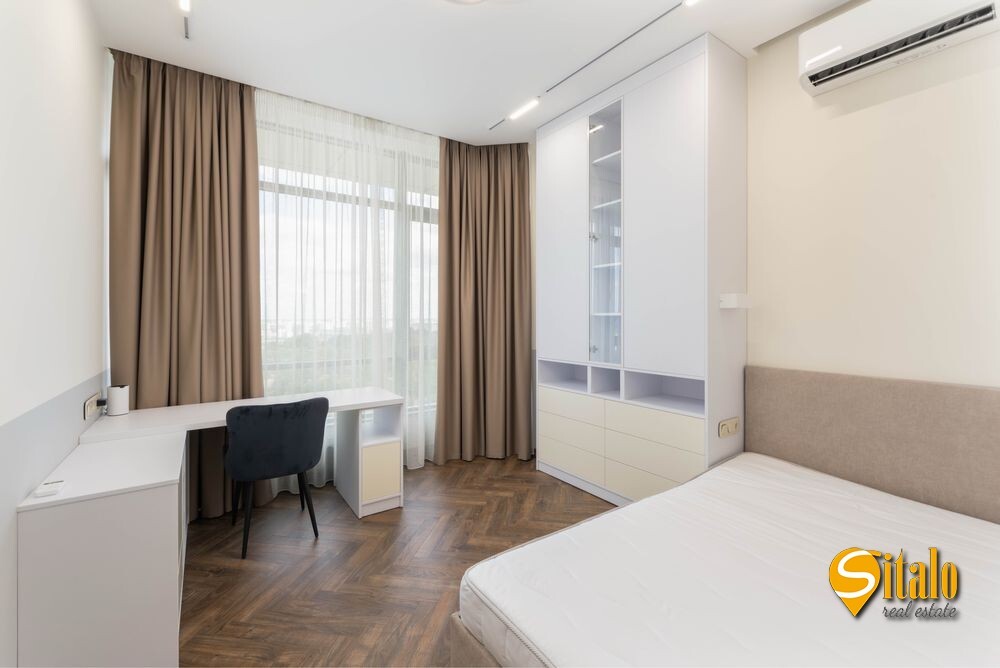 Оренда 4-кімнатної квартири 210 м², Болсуновська вул., 2