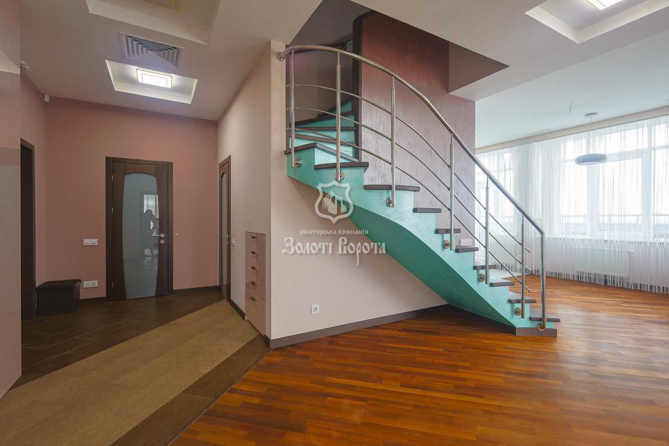 Продаж 4-кімнатної квартири 190.6 м², Миколи Ушакова вул., 1В