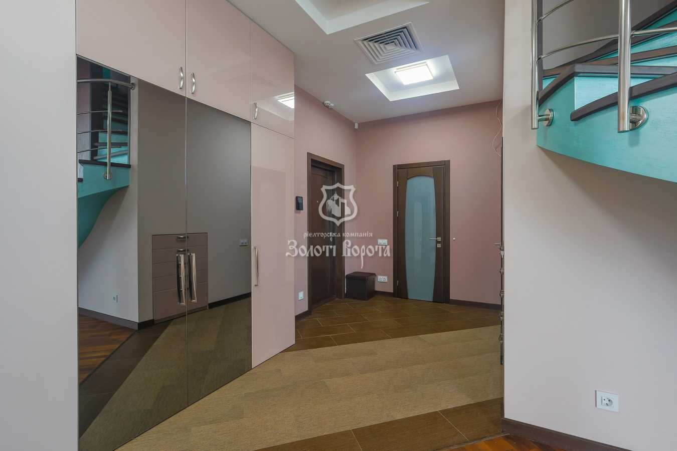 Продаж 4-кімнатної квартири 190.6 м², Миколи Ушакова вул., 1В