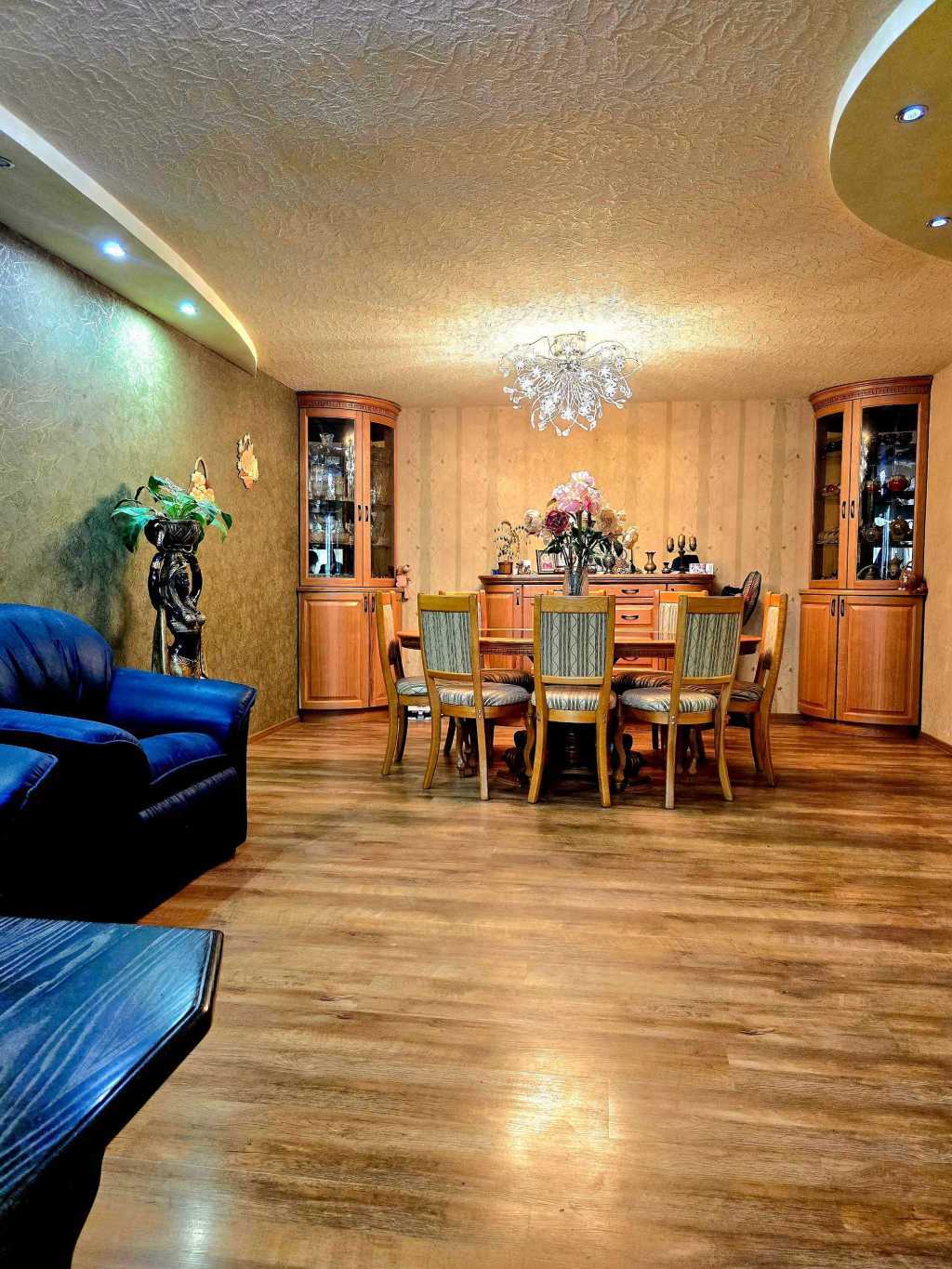 Продаж 2-кімнатної квартири 67 м², Академічний пров., 3