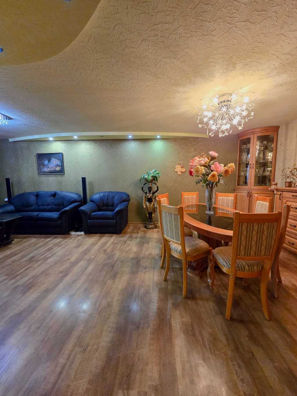 Продаж 2-кімнатної квартири 67 м², Академічний пров., 3