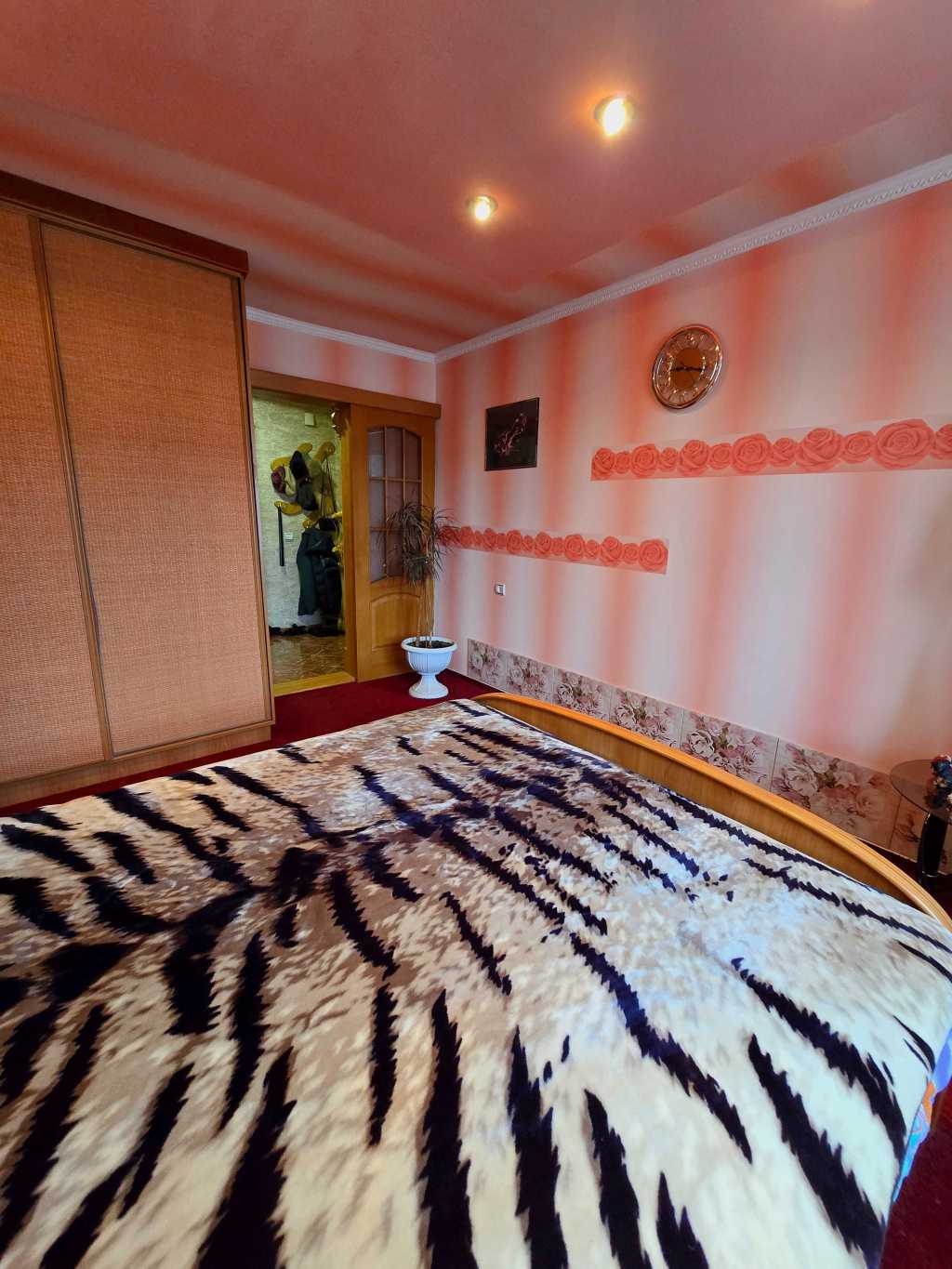 Продаж 2-кімнатної квартири 67 м², Академічний пров., 3