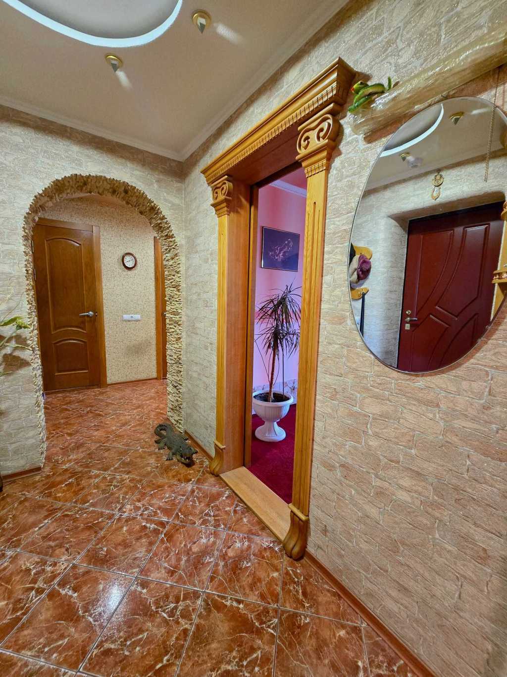 Продаж 2-кімнатної квартири 67 м², Академічний пров., 3