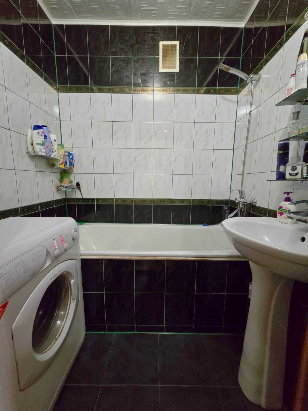 Продаж 2-кімнатної квартири 67 м², Академічний пров., 3