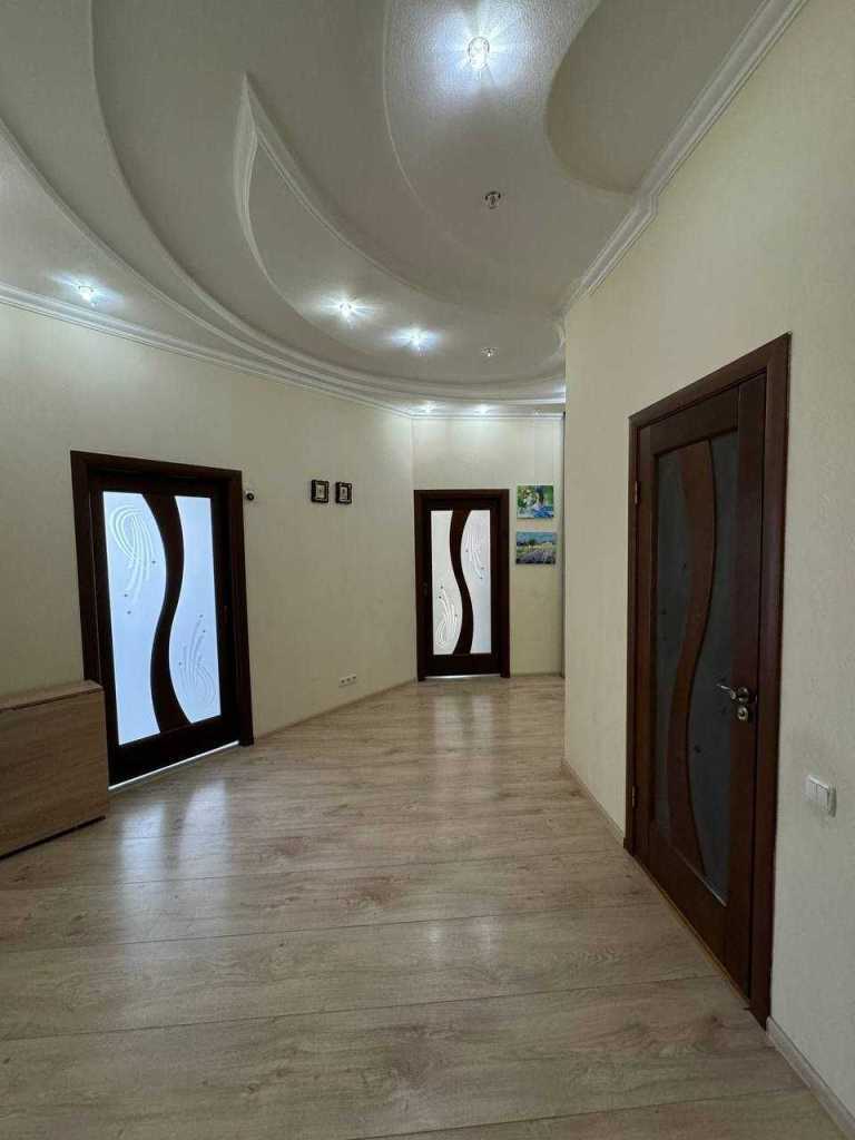 Продаж 2-кімнатної квартири 64 м², Ковальська вул.